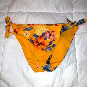 Hollister Floral Bow Sides Bikini Bottoms